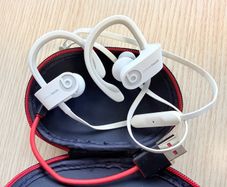 Powerbeats 3 wireless - like new