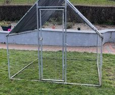 Galvanised steel walk-in chicken cage 2x2x1.92m
