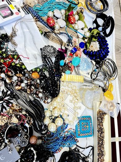 Large bundle of jewellery almost 12kg