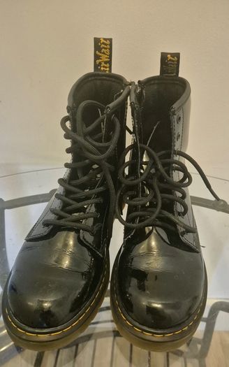 dr martens (docs) black patent