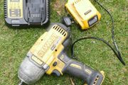 DeWALT DCF899H power wrench Black,Yellow  Impact Wrench