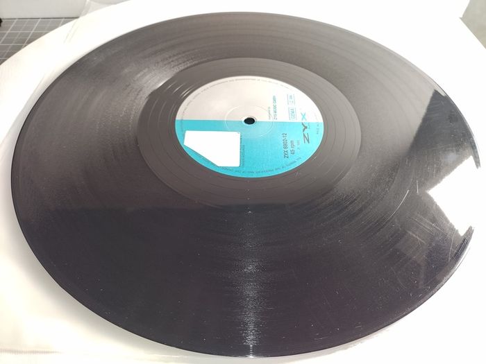 Area 51 - Let It Move You - Zyx Music - Quality German Pressing! Legendary Vocal Piano Trance BEAST!