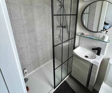 Sonas shower screen