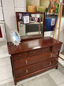 Dressing table