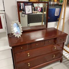 Dressing table