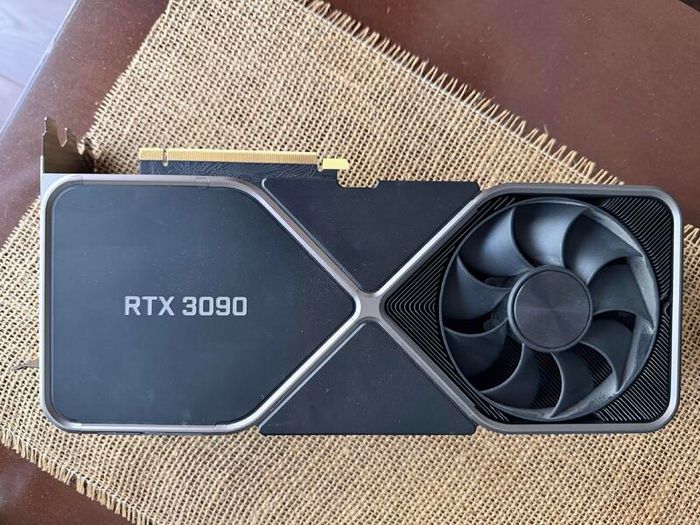 NVIDIA GeForce RTX 3090 Founders Edition 24GB - Perfect Condition!