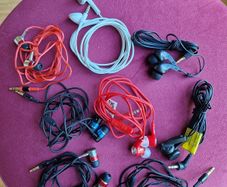 wired earphones