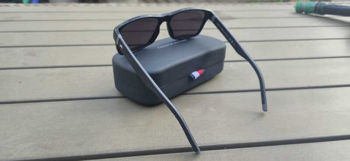 Tommy Hilfiger Sunglasses TH 1718/S with Grey Lenses Black