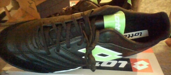 Lotto  stadio 300 II tf astro turf size 9.5