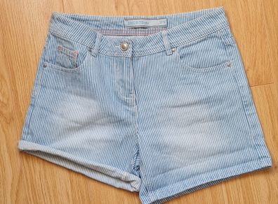 Highwaisted Bermuda Shorts (Size 8-fits like 10)