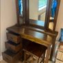 Dressing Table and mirror Image 4