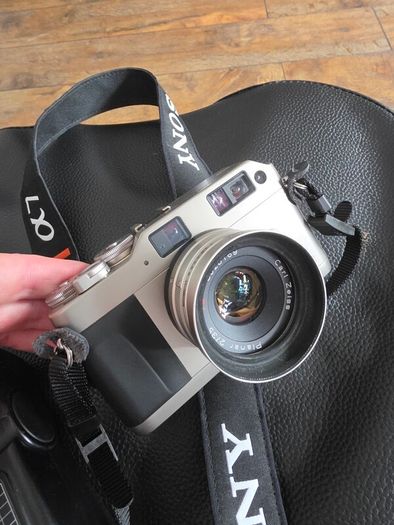 Contax Contax G1 Green label 35mm Film Camera Planar 35mm f2 Lens