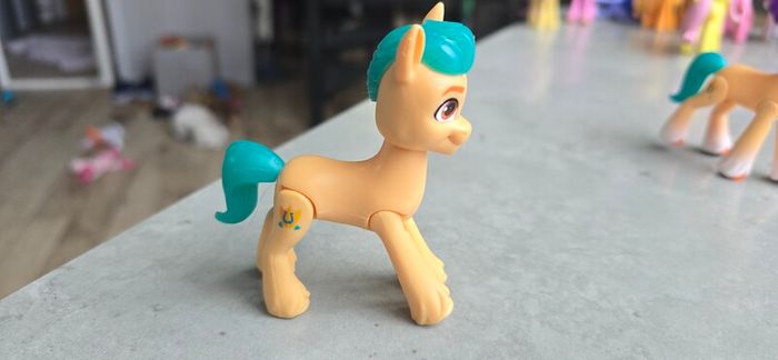 4euro Each - Select in comments - New Generation Moulded 3 inch  Figure Sparkle Glitter Hasbro Crystal Adventure MLP G5 My Little Pony