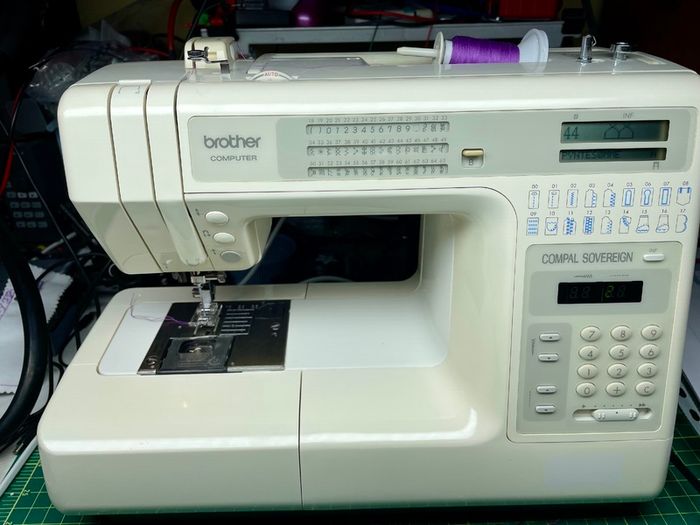 Brother Compal Sovereign Sewing Machine - VERY HIGH QUALITY MACHINE THIS ONE!! - Excellent condition - Just Serviced