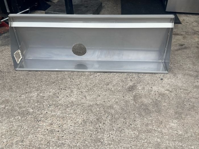 Extractor canopy for food truck