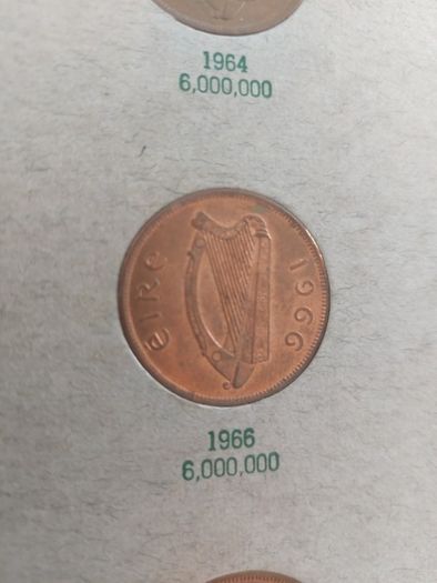coin folder including full set of pennys including rare 1940
