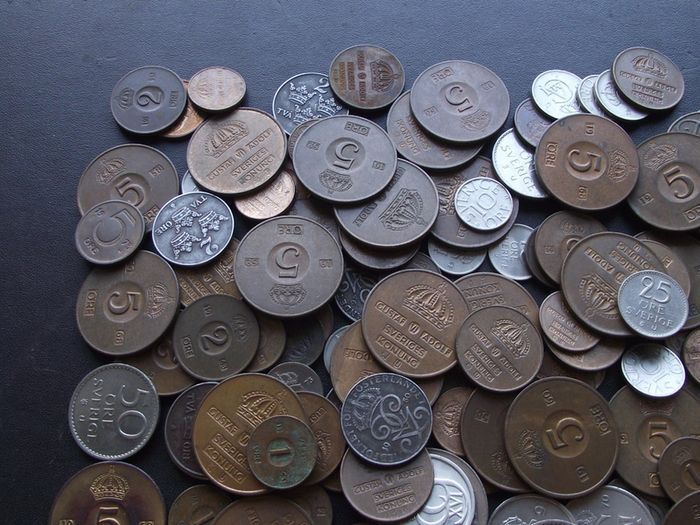 A Lot of 800+ grams of Swedish coins