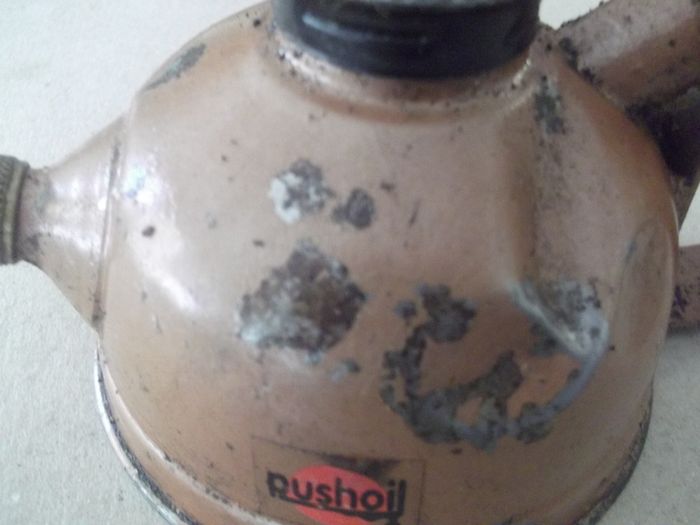 antique oil holder  by pushoil