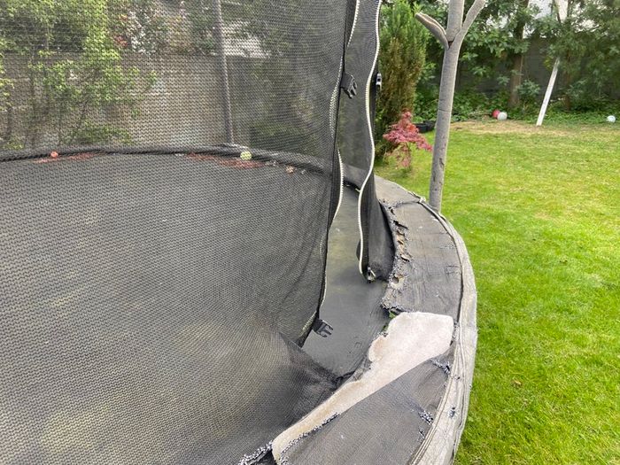 Trampoline, 13 feet