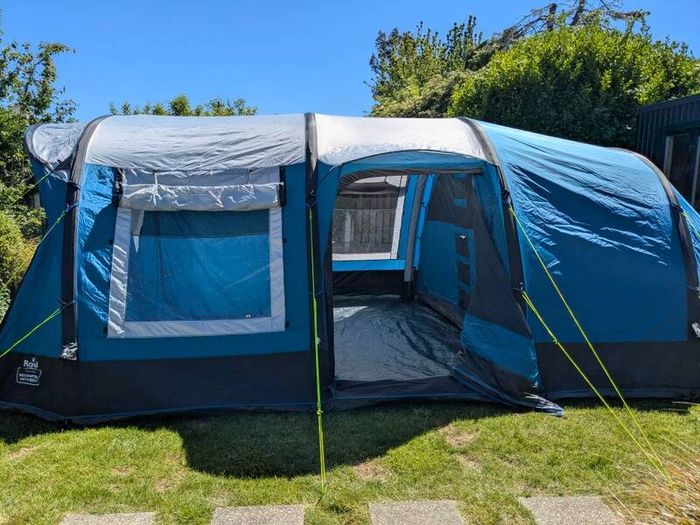 Air/ Inflatable tent Royal Rockhampton 6 + 2