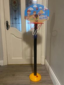 Portable basketball set