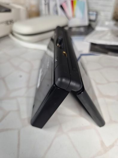 Ds black boxed