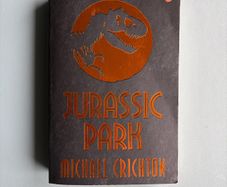 Jurassic Park by Michael Crichton - Paperback Science Fiction Book