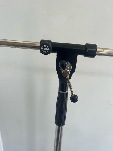 Microphone stand