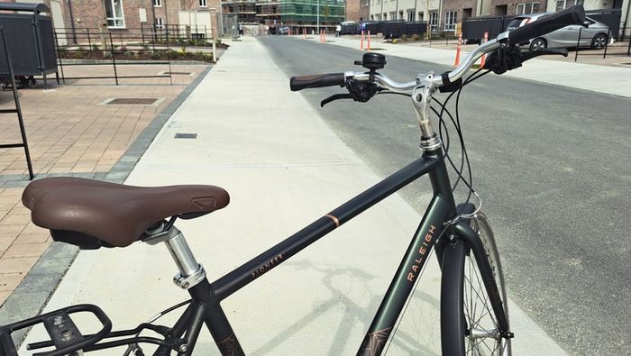 Raleigh Pioneer Grand Tour Hybrid Bike in Green