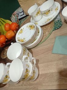 tea cups ECT vintage