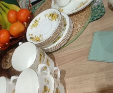 tea cups ECT vintage