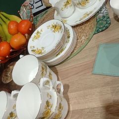 tea cups ECT vintage