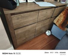 chest of drawers