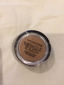 Max Factor Miracle Touch Liquid Illusion Foundation in BRONZE 080