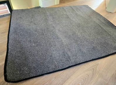 Lovely grey rug like new