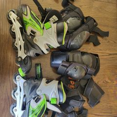 Kids adjustable inline skates with pads