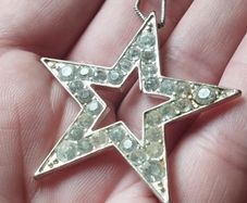 Star Pendant Necklace with Rhinestones.
