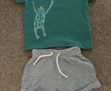 Brand new M&S newborn Baby outfit with frog
