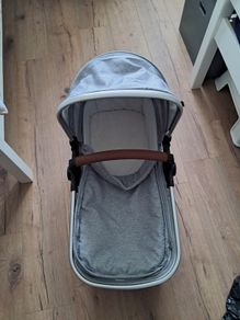 Zummi Halo travel system with bassinet and toddler seat