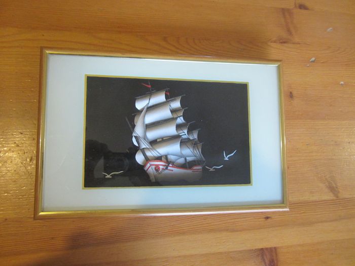 Boxed  3D ship picture....