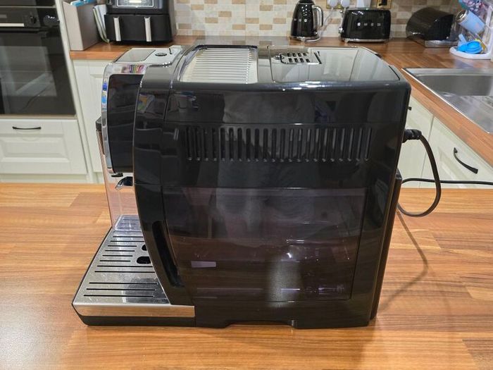 De'Longhi Dinamica Coffee Machine