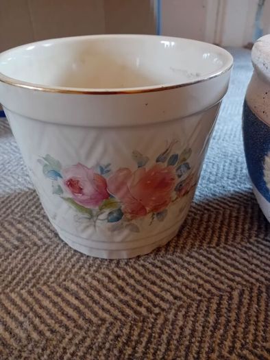 2 x vintage pots