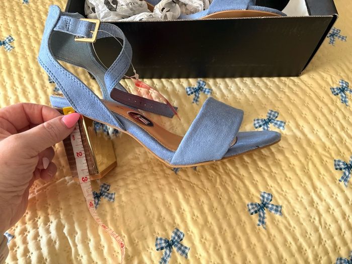Block heel extra wide sandals