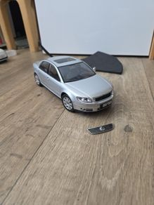 AUTOart 1:18 Volkswagen Phaeton (Silver) - Rare Diecast Model