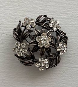 Vintage Oxidized Silver Rhinestone Floral Wreath Brooch Pin  Description