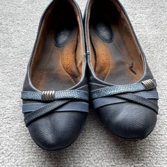 flat shoes