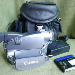 Canon MV700i Mini DV Camcorder Retro Video Camera - works well