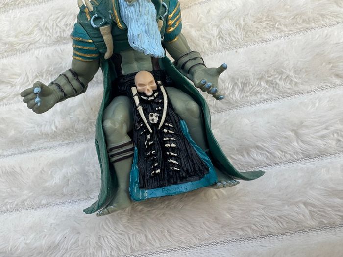 Warcraft Guldan Action Figure Damaged One horn is Broken Used approx. 9 cm (without horns) Used Please see photos