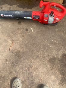 leaf blower