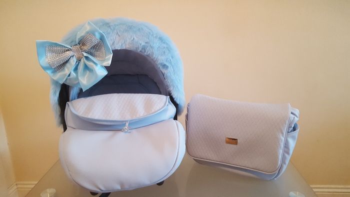 New Full leather car seat and bag with extras